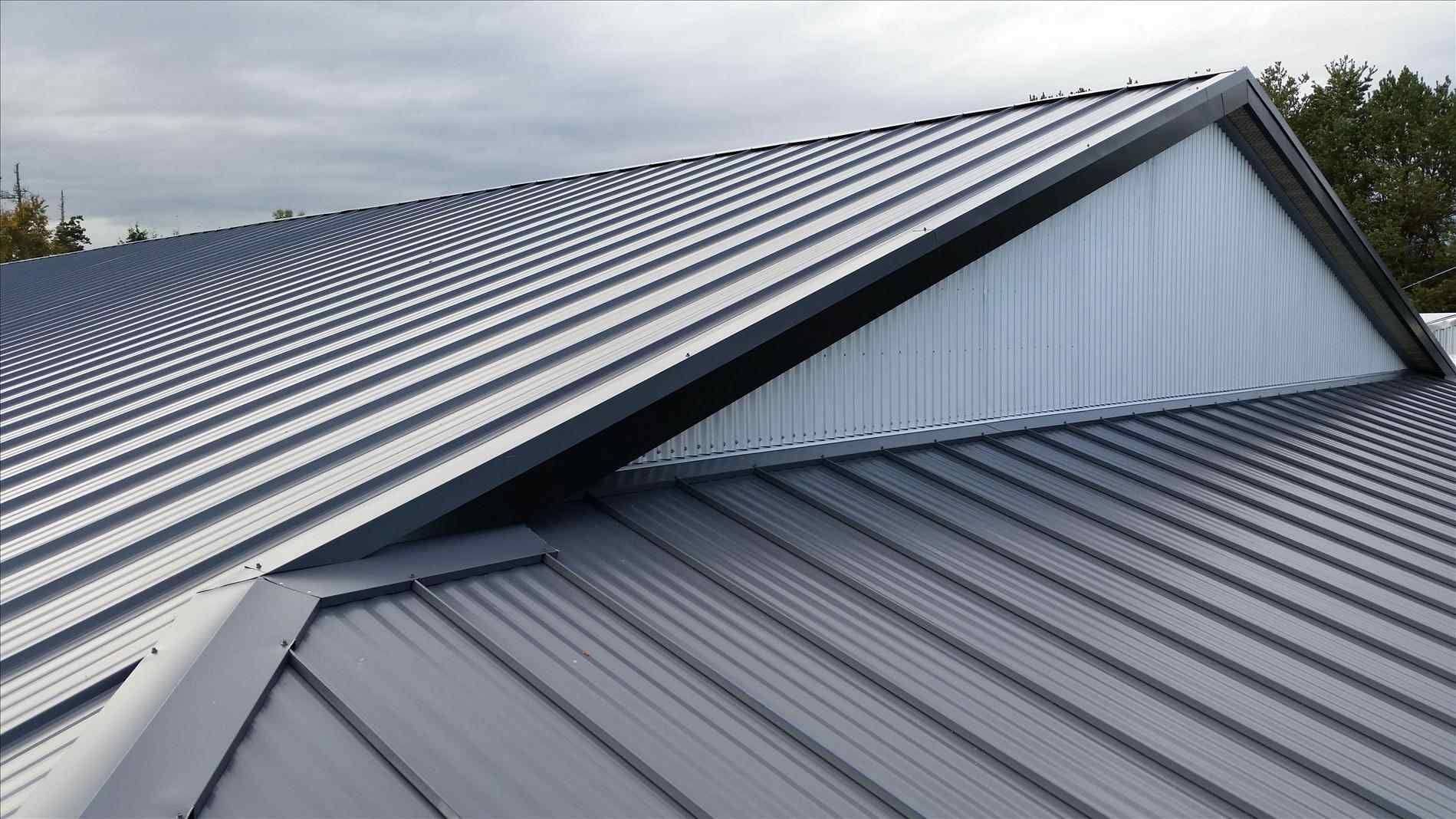 Techos de metal resistentes y duraderos en Miami por EZ General Contractor LLC. Servicios en Coral G.